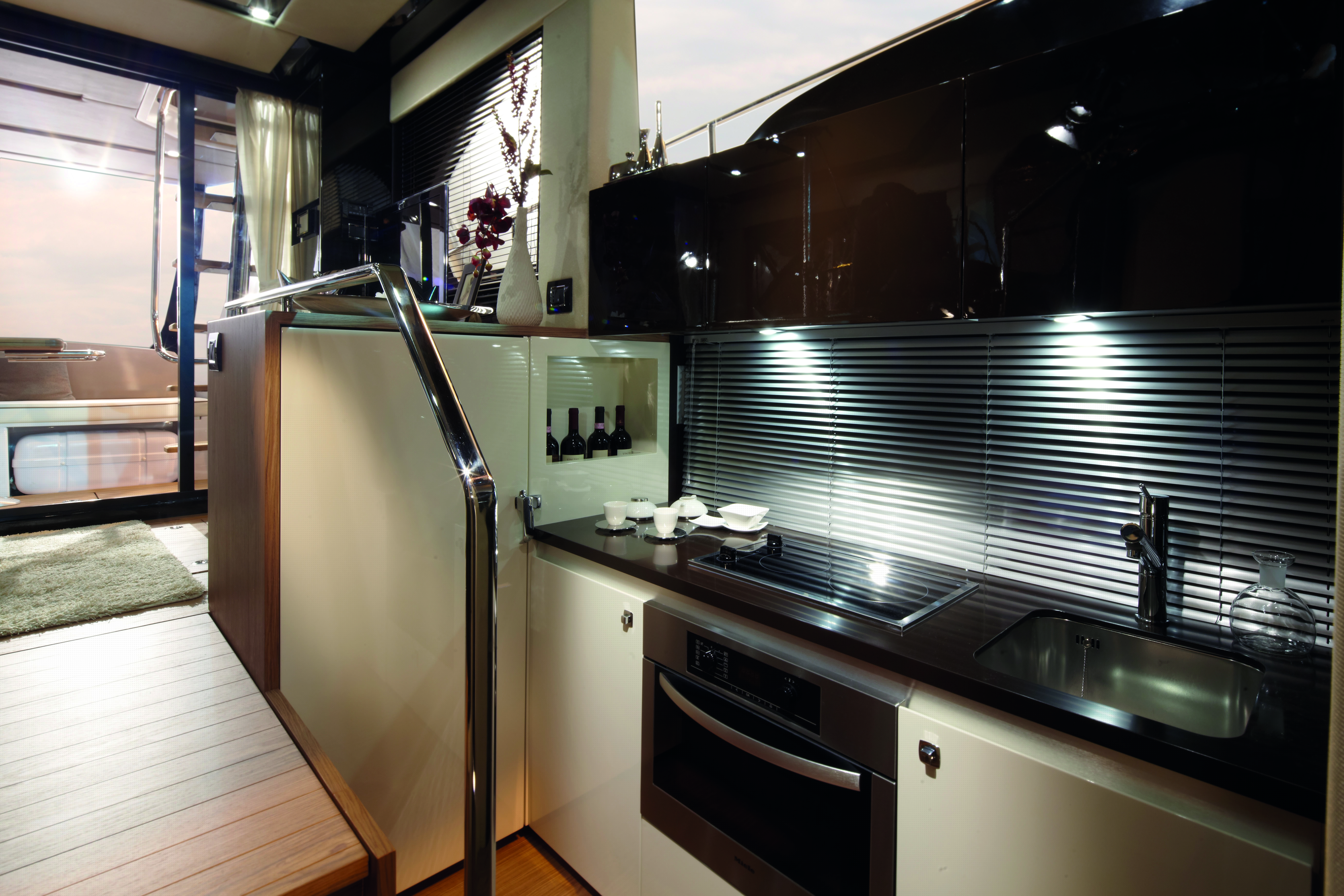 FLY40_INTERIOR_211_HR